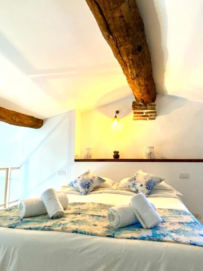 Appartamento Cozy Loft Marina View Savona Esterno foto