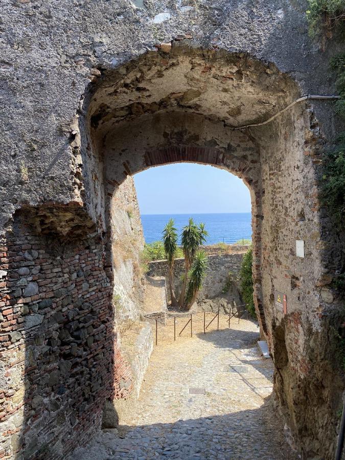 Appartamento Cozy Loft Marina View Savona Esterno foto
