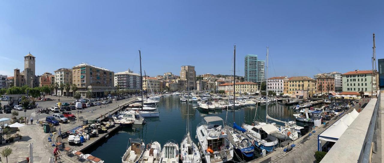 Appartamento Cozy Loft Marina View Savona Esterno foto