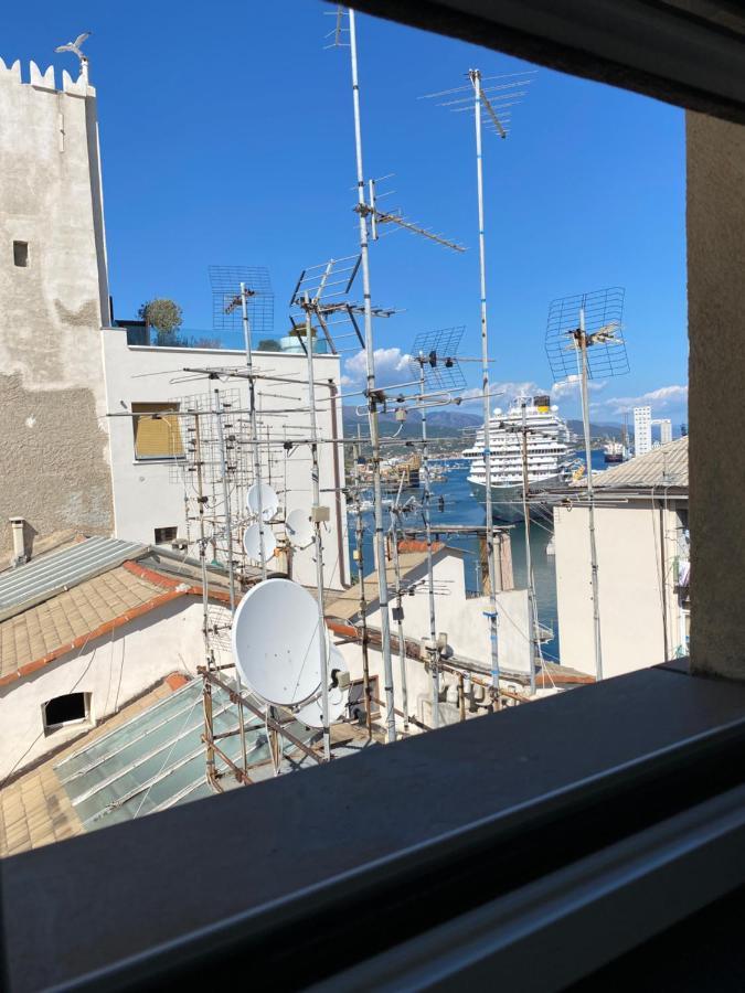 Appartamento Cozy Loft Marina View Savona Esterno foto